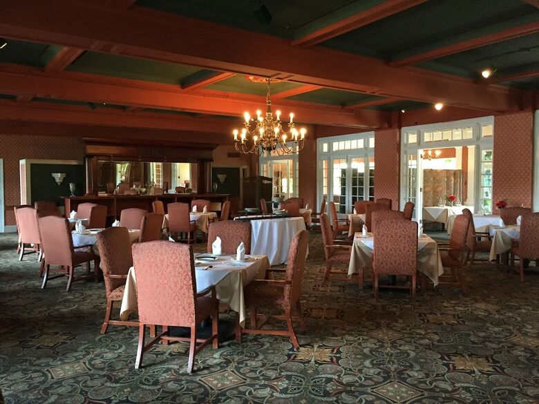 Columbia Gorge Hotel And Spa