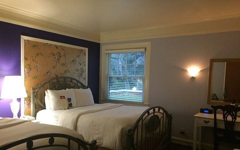 Columbia Gorge Hotel And Spa