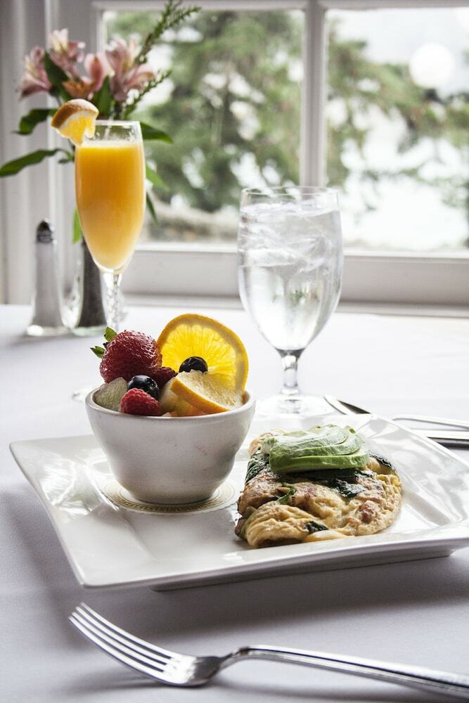 Columbia Gorge Hotel And Spa