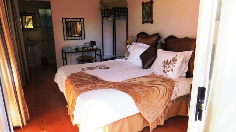 Hotel Birdsong Guest House