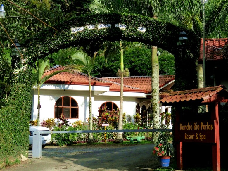 Apartamento Hotel Rio Perlas Spa And Resort