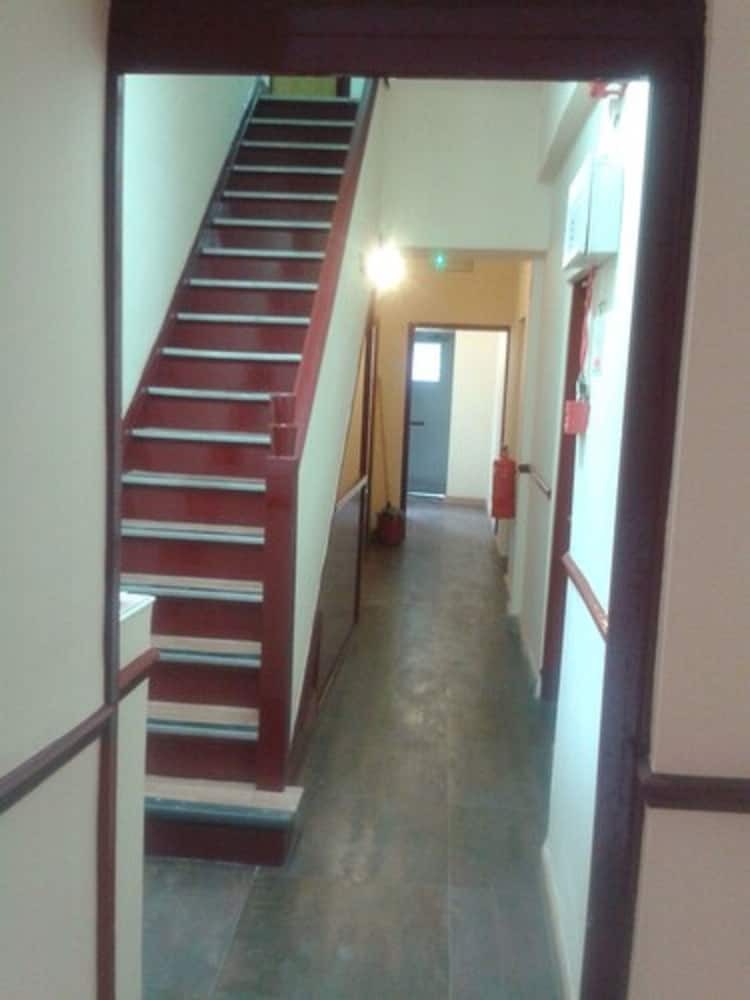 Apartamentos Grove Hotel