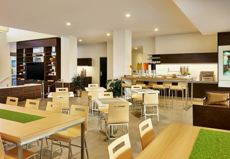 Hotel Element Fargo