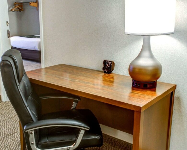 Hotel Comfort Suites Tyler South