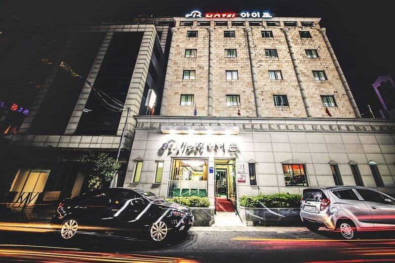 Hotel I-zone