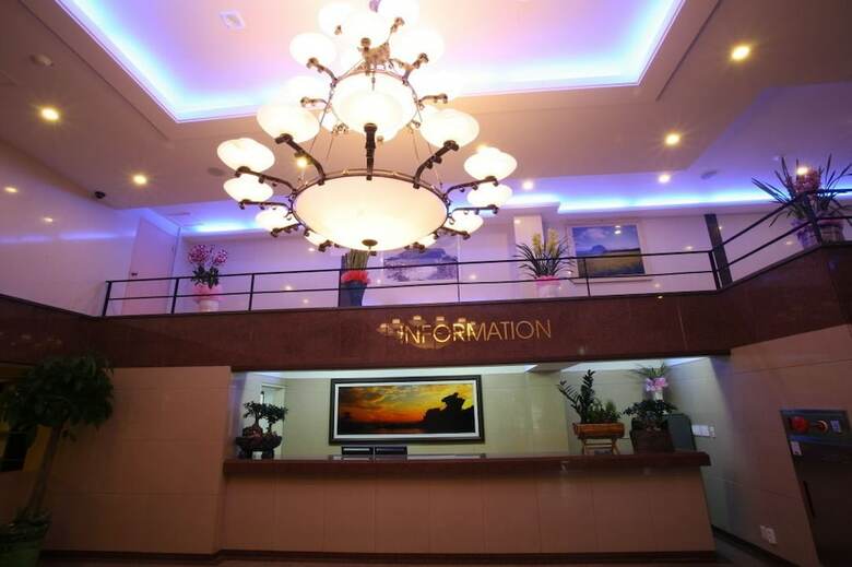 New Manhattan Hotel