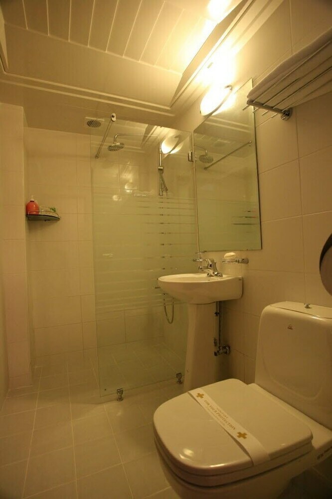 New Manhattan Hotel