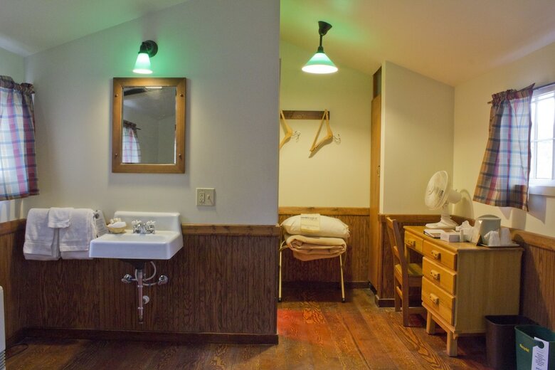 Hotel Roosevelt Lodge & Cabins - Inside The Park