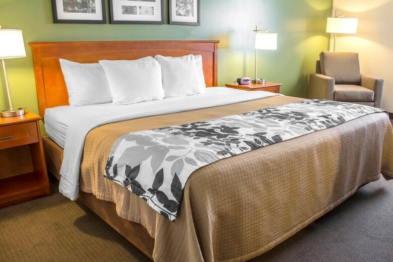 Hotel Sleep Inn & Suites