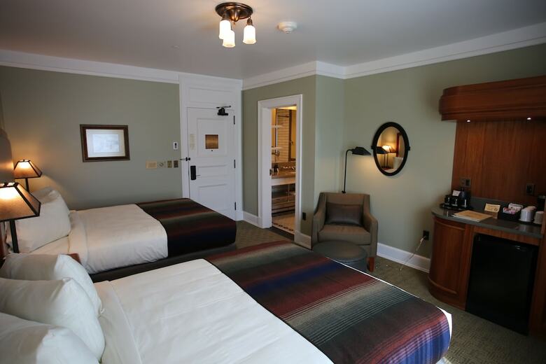 Mammoth Hot Springs & Cabins - Inside The Park