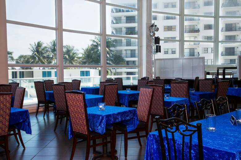 Collins Apartments By Design Suites Miami