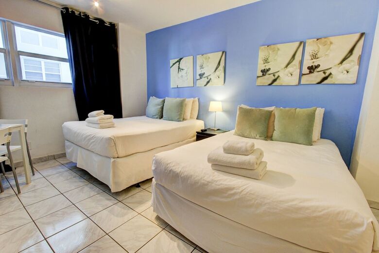 Collins Apartments By Design Suites Miami