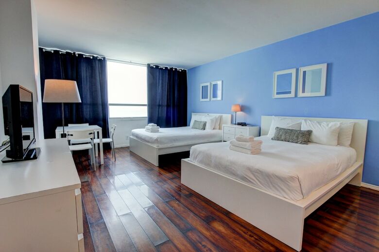 Collins Apartments By Design Suites Miami