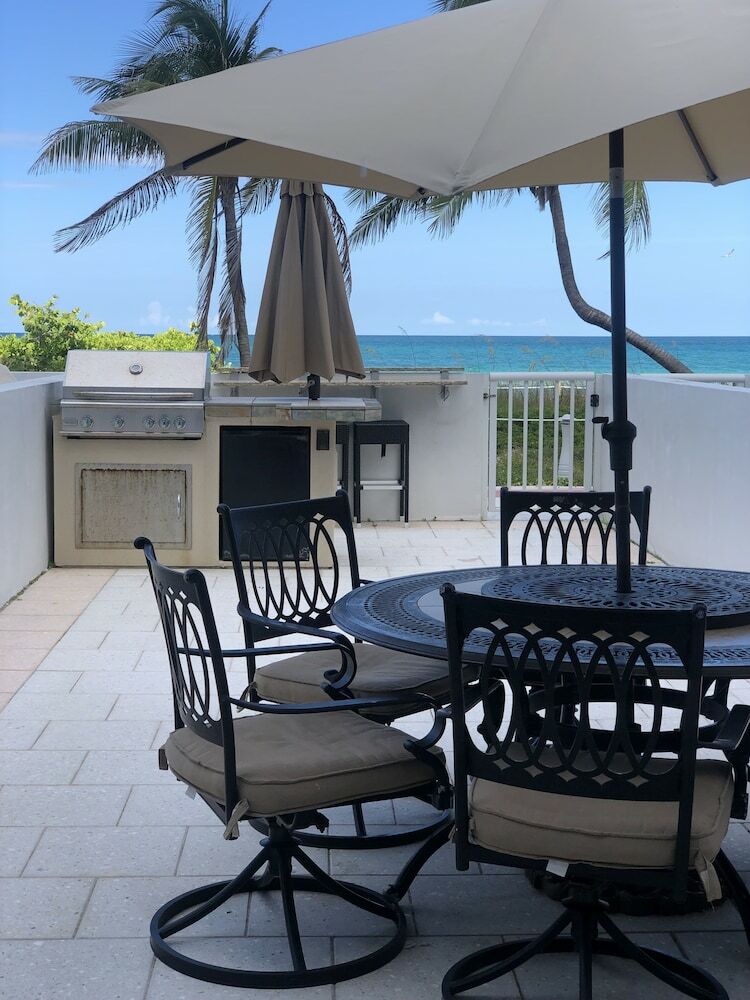 Collins Apartments By Design Suites Miami