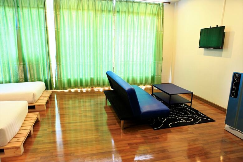 Hotel Sea Host Inn