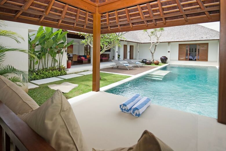 Saba Villa