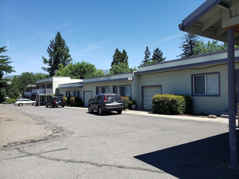 Ashland Motel - University