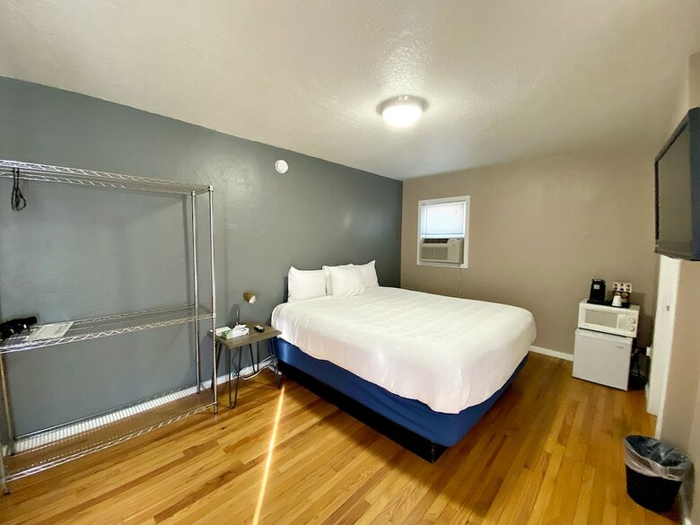 Ashland Motel - University