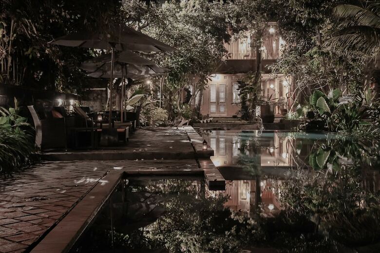 Hotel Kayu Arum Resort