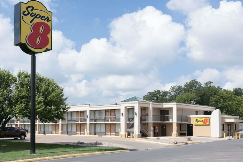Motel Super 8 By Wyndham Duncan
