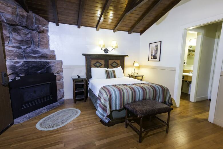 Hotel Zion Lodge - Inside The Park