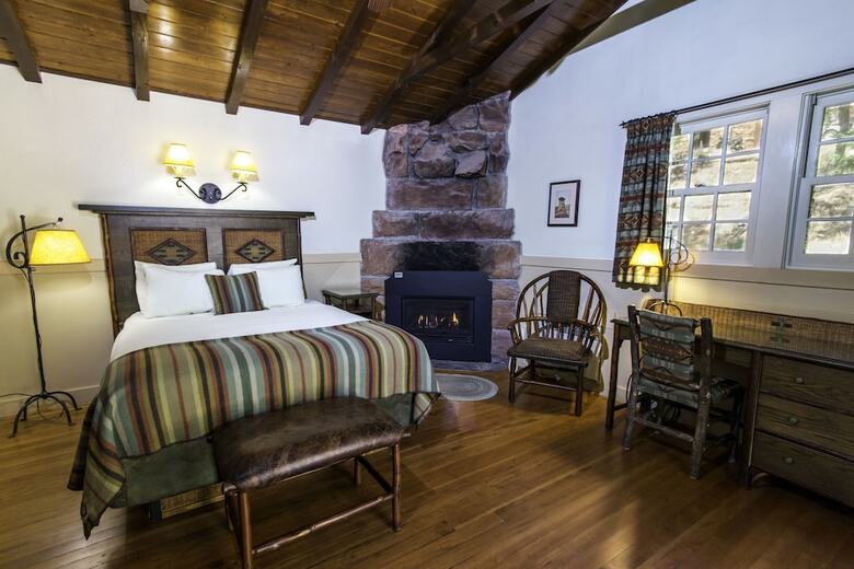 Hotel Zion Lodge - Inside The Park