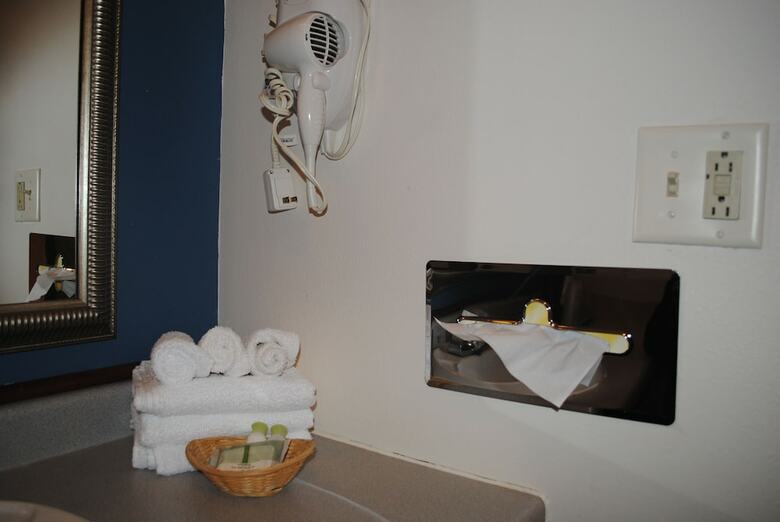 Hotel Asteria Inn And Suites
