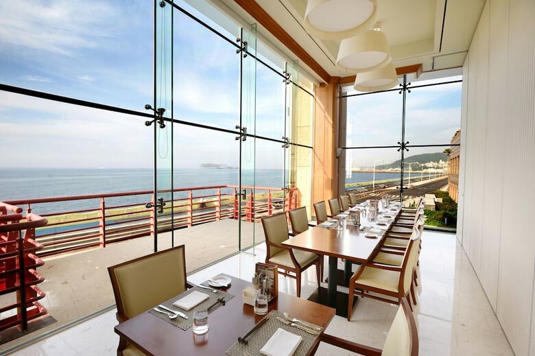 Hotel Ramada Plaza Jeju Ocean Front