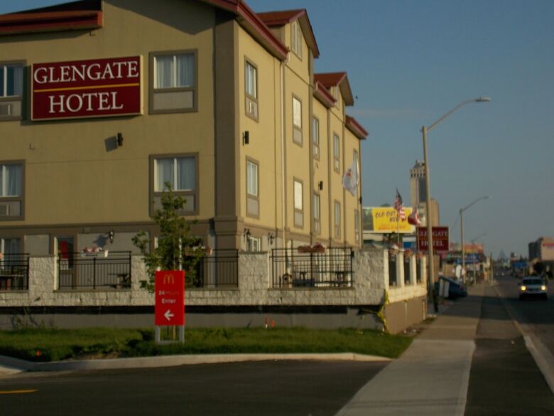 Glengate Hotel & Suites