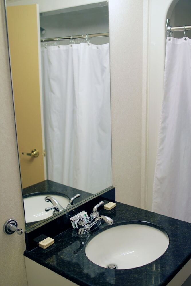 Glengate Hotel & Suites