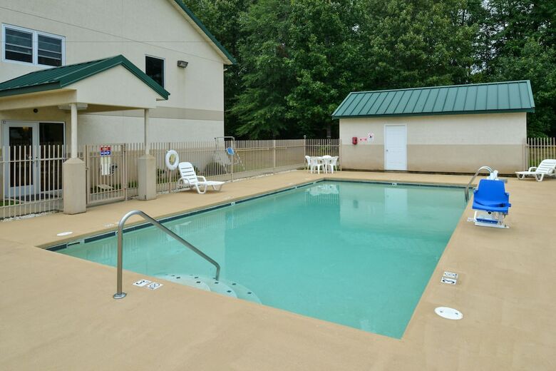 Hotel Star City Inn & Suites