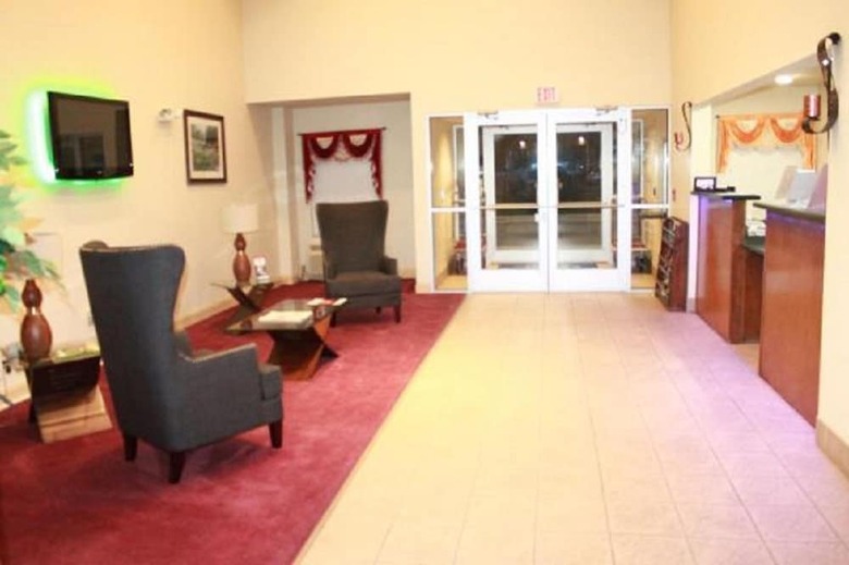 Hotel Star City Inn & Suites