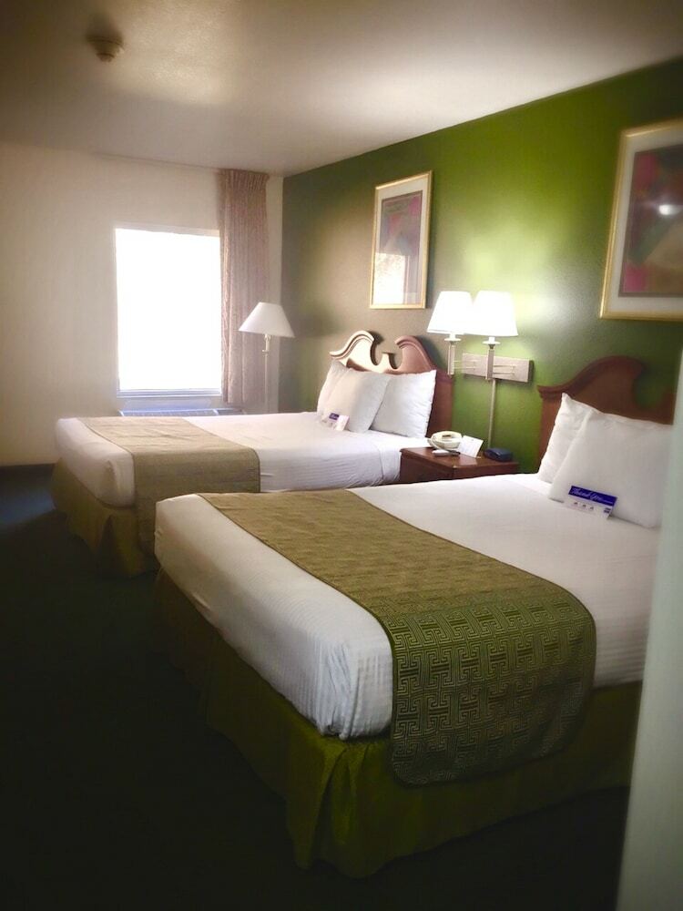 Hotel Star City Inn & Suites