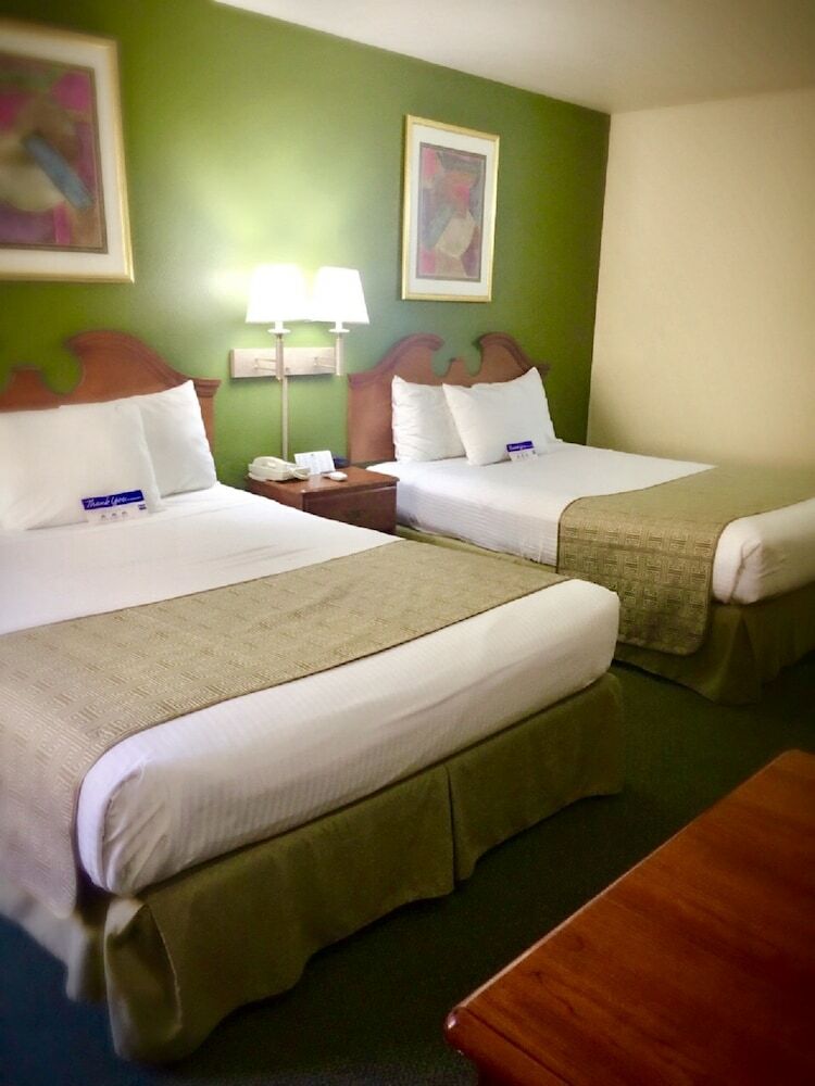 Hotel Star City Inn & Suites