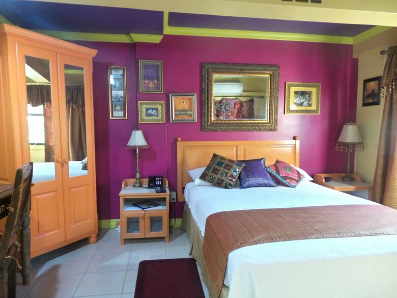Coblentz Inn Boutique Hotel