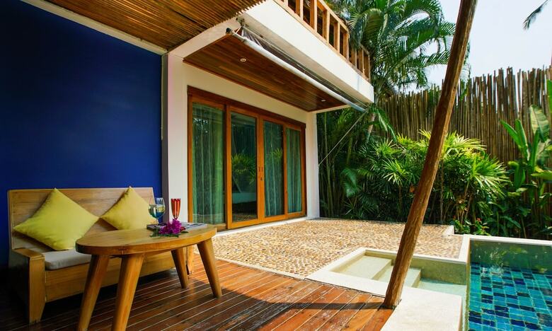 Hotel Tinkerbell Resort
