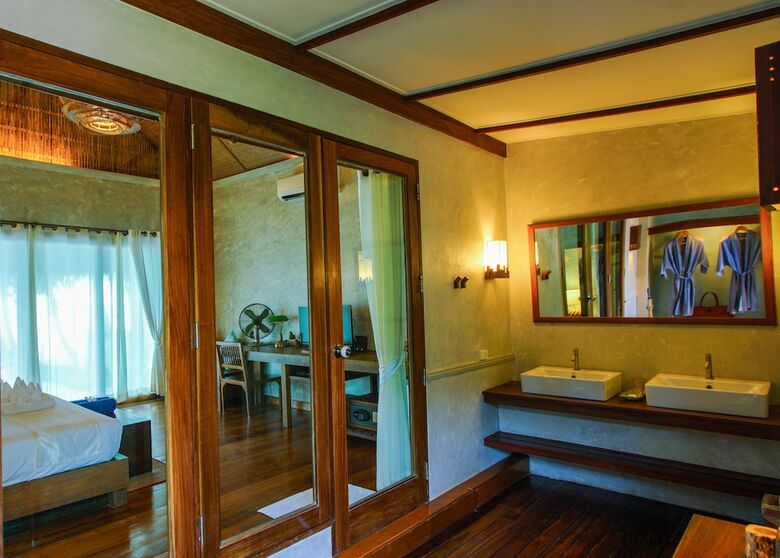 Hotel Tinkerbell Resort