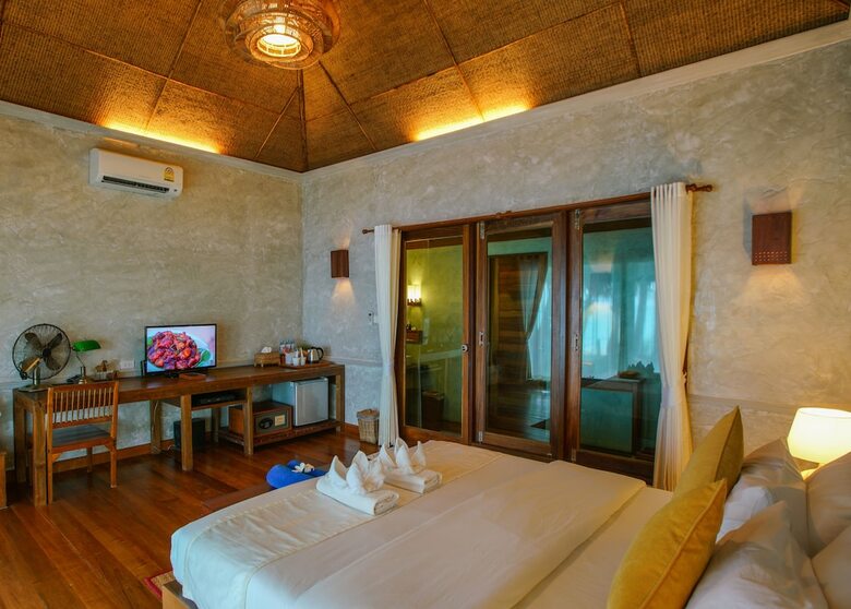 Hotel Tinkerbell Resort