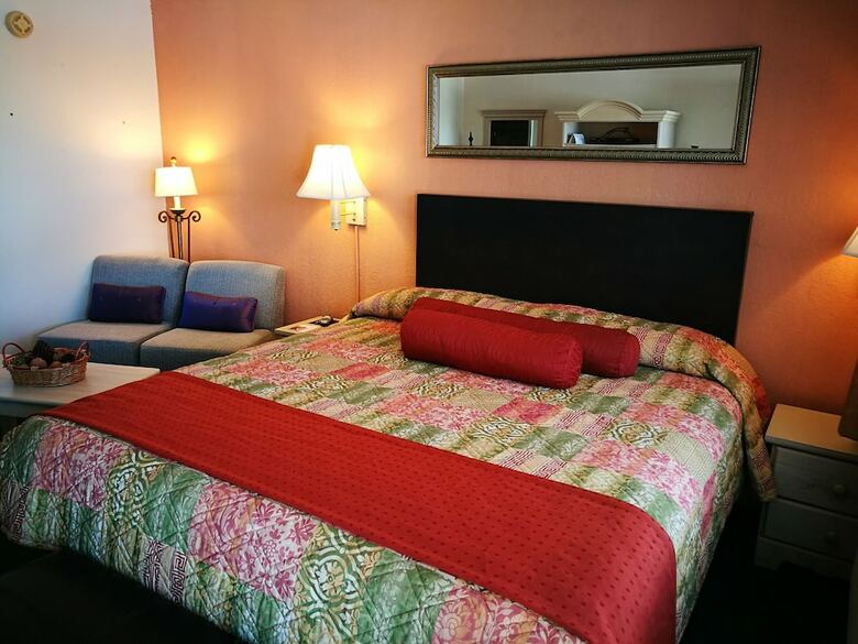 Motel Merida Inn And Suites