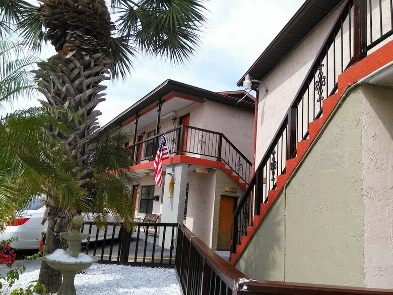 Motel Merida Inn And Suites