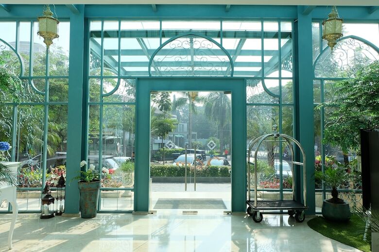 Noor Hotel
