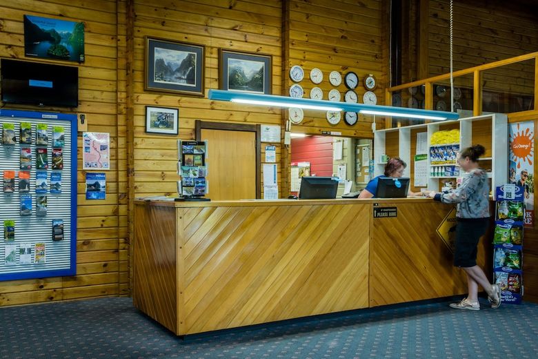 Te Anau Top 10 Holiday Park