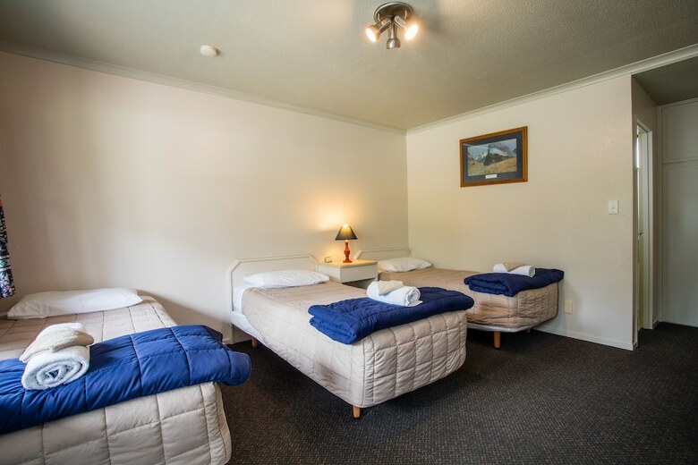Te Anau Top 10 Holiday Park