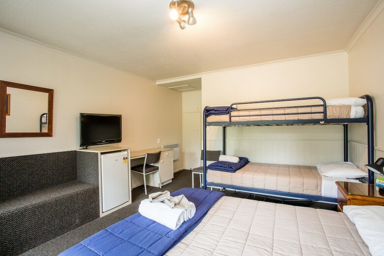 Te Anau Top 10 Holiday Park