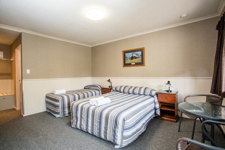 Te Anau Top 10 Holiday Park