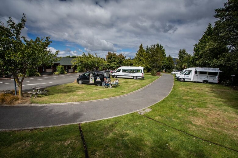 Te Anau Top 10 Holiday Park