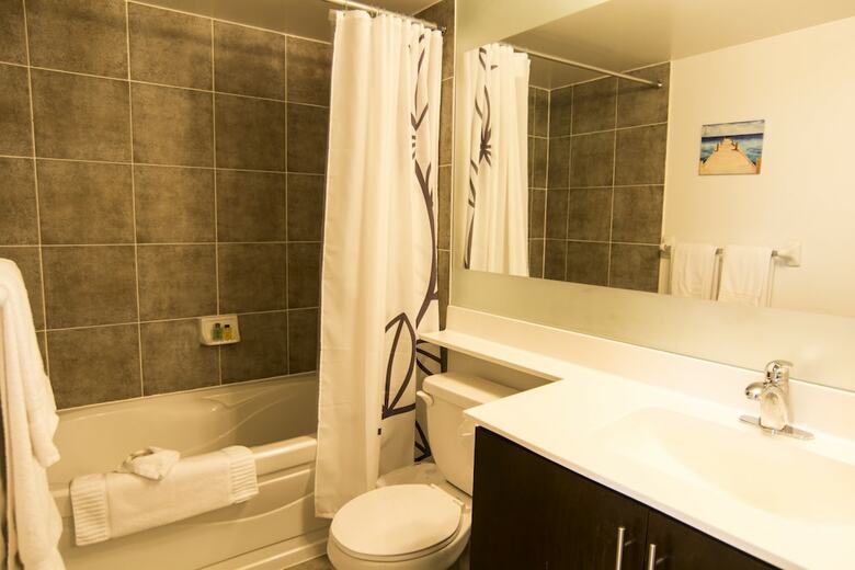 Maplewood Suites - Square One