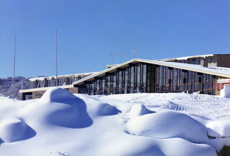 Man From Snowy River Hotel