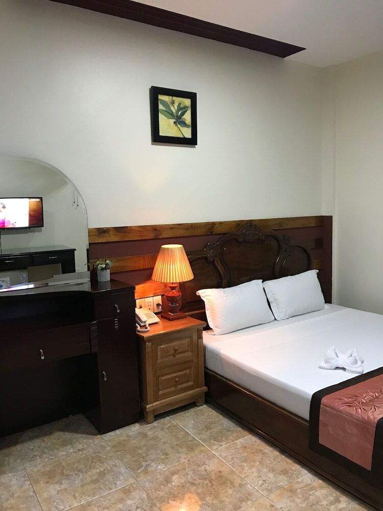Sunny A Hotel