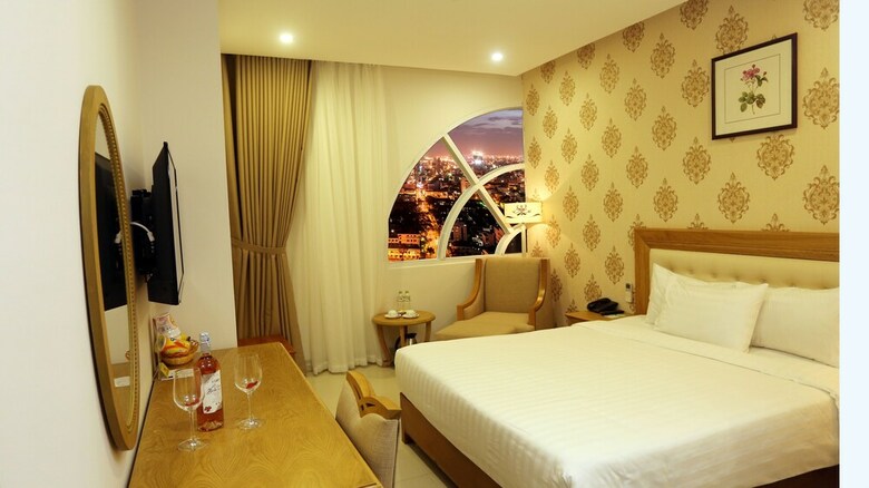 Royal Family Hotel Da Nang
